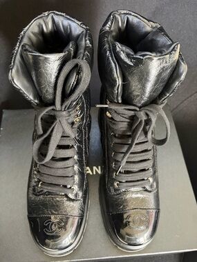 CHANEL Black Quilted Cracked Patent Leather Laced Combat Boots Size 42